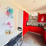 Lux Haven Designer Flat In The Heart Of *