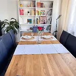 Lux Haven Designer Flat In The Heart Of